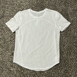 Lululemon t-shirt